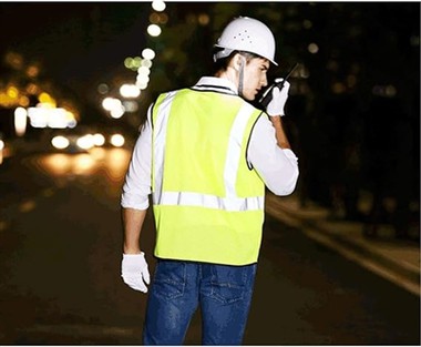 Atstarojoša auduma izgatavošana un izmantošana